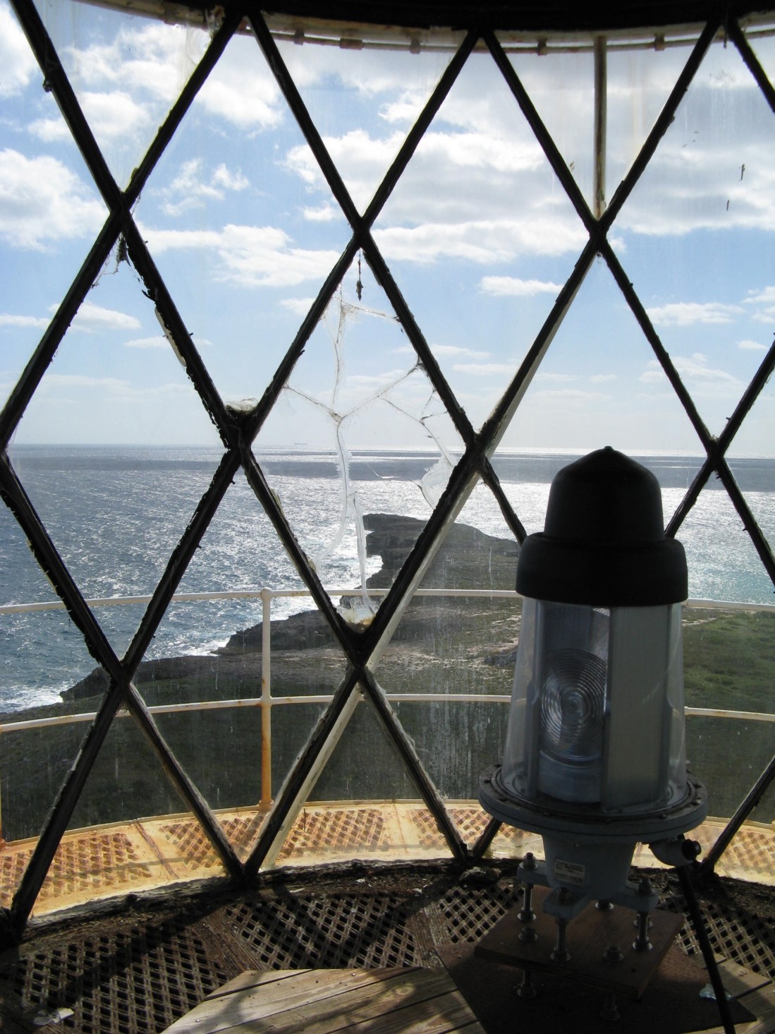 Hole-in-the-Wall Lighthouse view