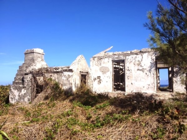 Little Harbour Lighthouse Ruins, Abacos - MV Shingebiss